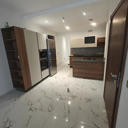 דירה Carina Mansion